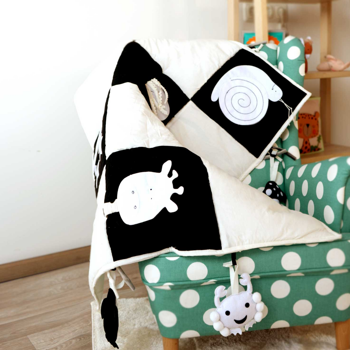 Play mat Black and White